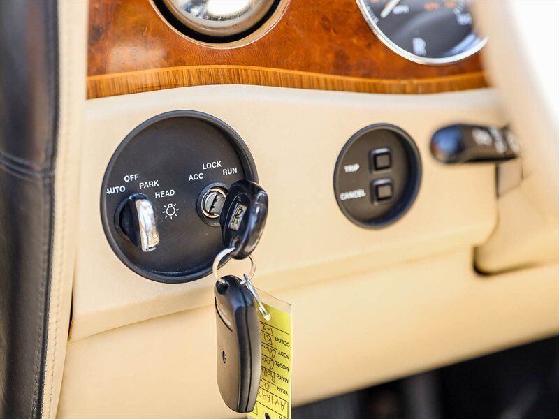 Used 2000 Rolls-Royce Corniche RWD image 39