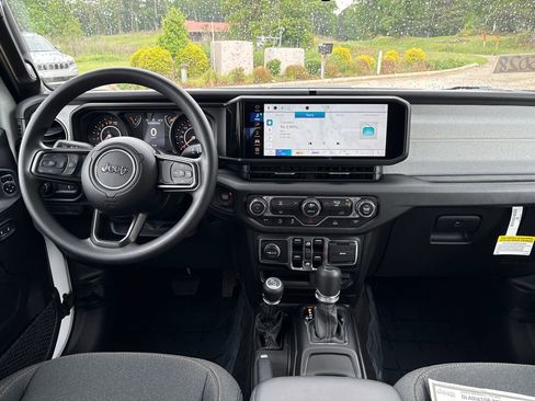 New 2025 Jeep Gladiator Sport image 13