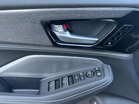 New 2026 Acura MDX w/ Advance Package image 9