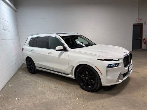 Used 2023 BMW X7 xDrive40i image 5