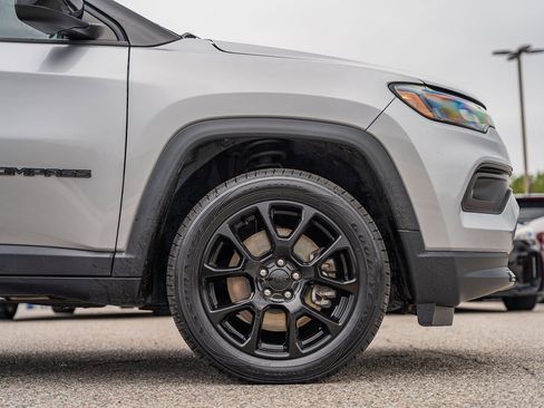 Used 2023 Jeep Compass Altitude image 9