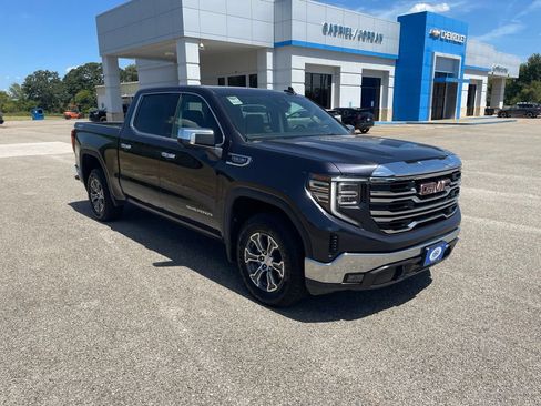 Used 2025 GMC Sierra 1500 SLT AWD/4WD image 9