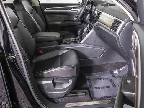 Certified 2022 Volkswagen Atlas SE w/ Panoramic Sunroof Package image 48