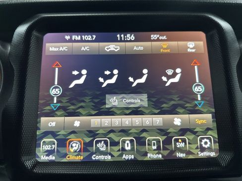 Used 2022 Jeep Gladiator Mojave w/ Cold Weather Group image 32