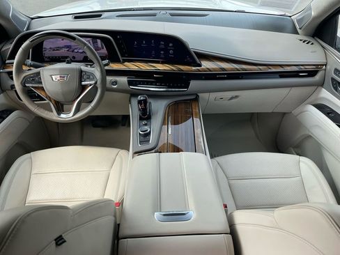 Used 2023 Cadillac Escalade Sport Platinum w/ LPO, ONYX Package AWD/4WD image 16