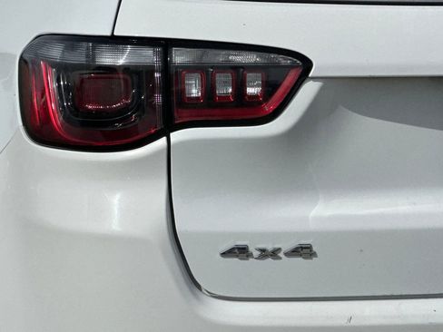 Used 2024 Jeep Compass Latitude image 33