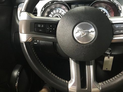 Used 2013 Ford Mustang Premium image 20