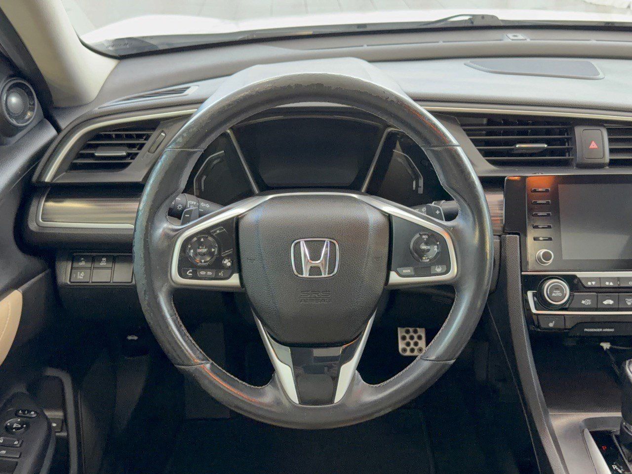 Used 2019 Honda Civic Touring image 10