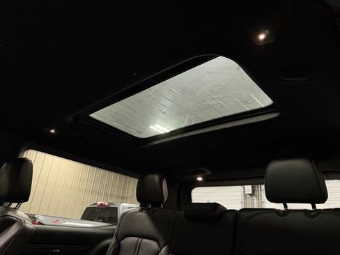 Used 2024 Jeep Wagoneer Series II image 37