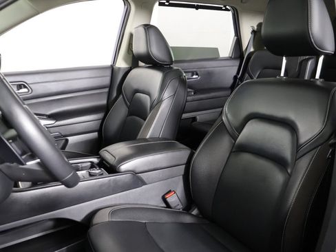 Used 2023 Nissan Pathfinder SL w/ SL Premium Package AWD/4WD image 33