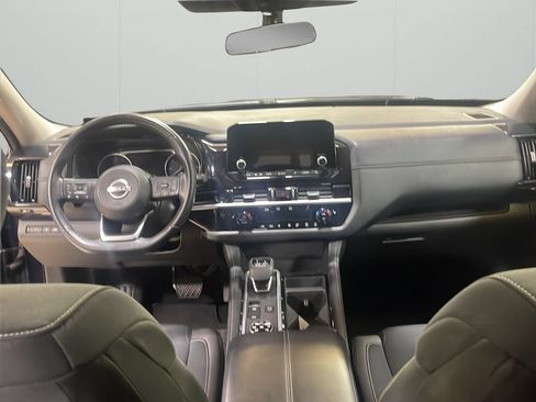 Used 2025 Nissan Pathfinder SV AWD/4WD image 19