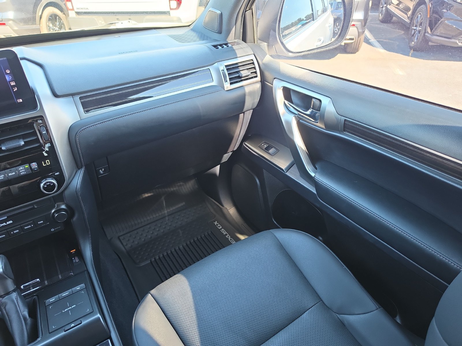 Used 2023 Lexus GX 460 Premium w/ Premium Package AWD/4WD image 12