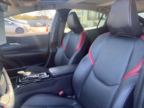 Used 2024 Toyota Prius Prime Premium w/ Advanced Technology Package FWD image 6