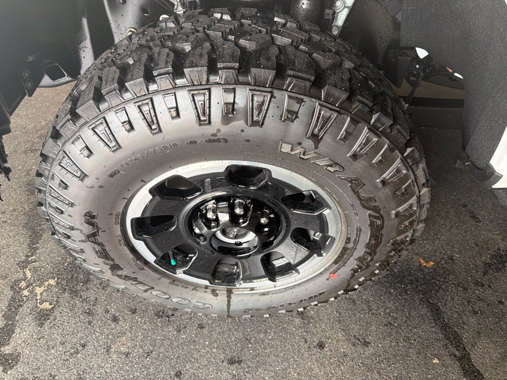 New 2026 Ford F350 Platinum w/ Tremor Off-Road Package AWD/4WD image 7