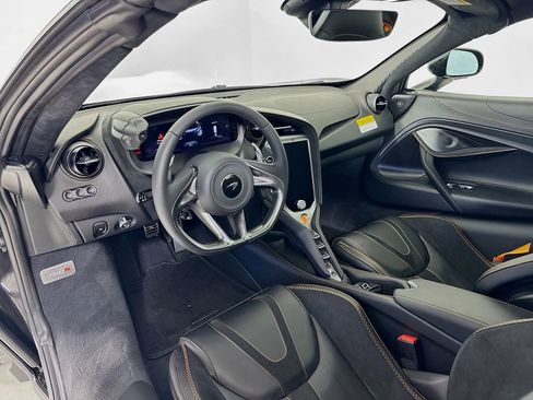 Used 2026 McLaren 750S Spider image 10