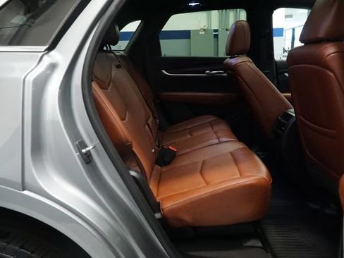 Certified 2024 Cadillac XT5 Premium Luxury w/ LPO, Floor Liner Package AWD/4WD image 20