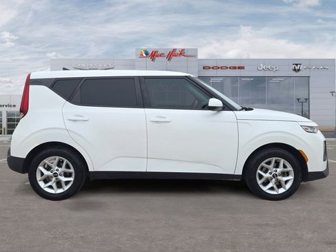 Used 2020 Kia Soul S FWD image 6