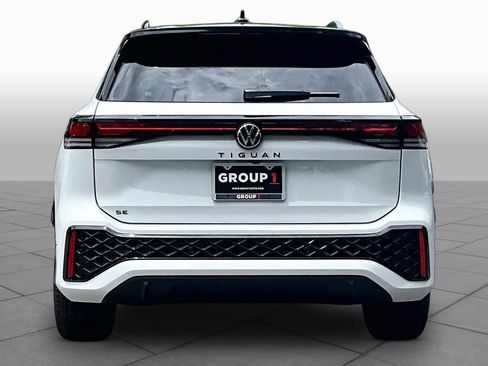 New 2026 Volkswagen Tiguan SE R-Line FWD image 4