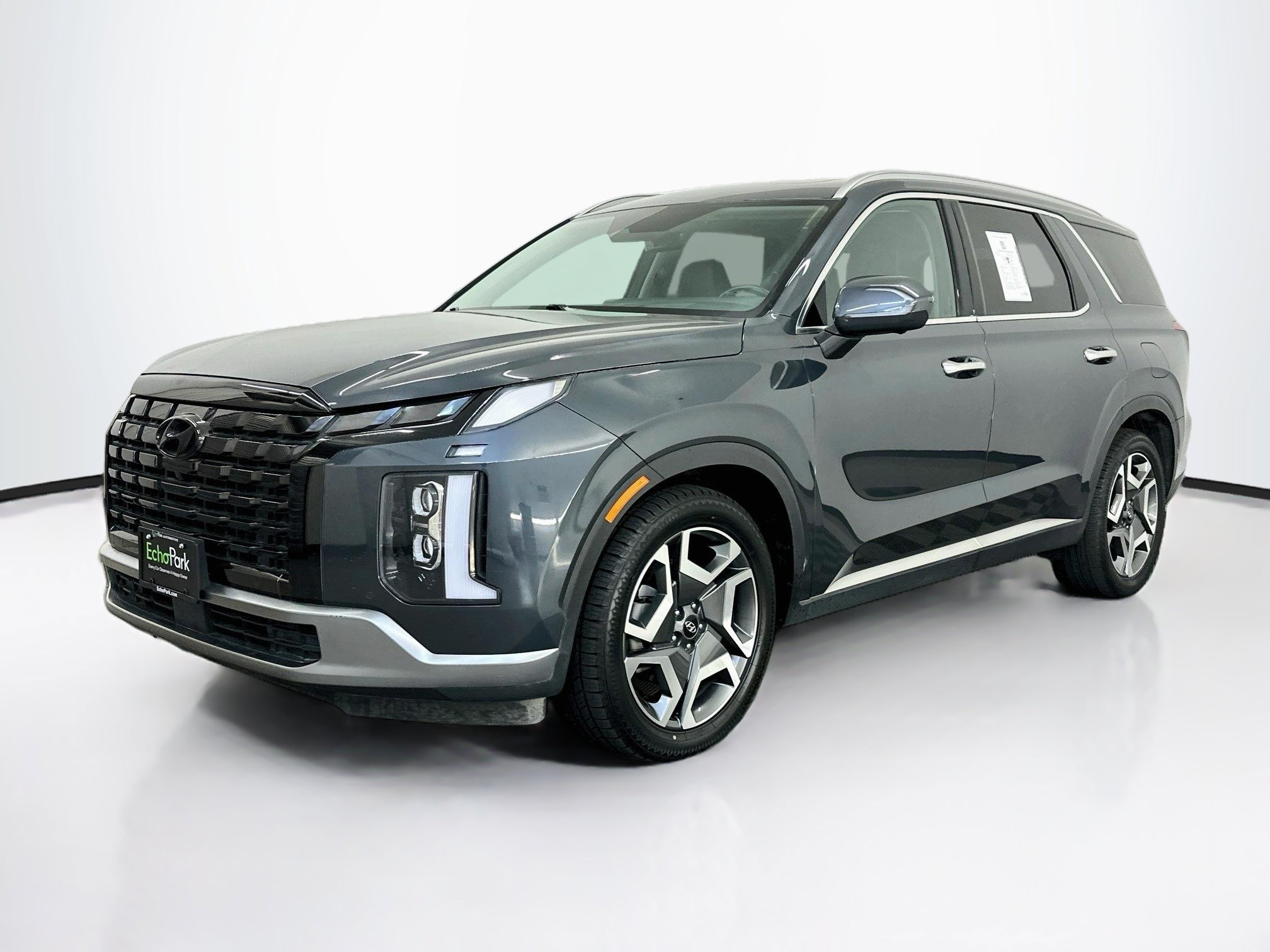 Used 2024 Hyundai Palisade Limited AWD/4WD image 3