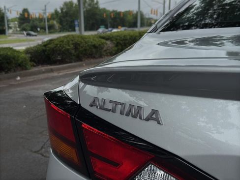 New 2025 Nissan Altima 2.5 SR w/ SR Premium Package image 13