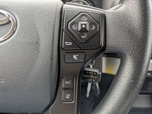 Used 2018 Toyota Tacoma SR image 17