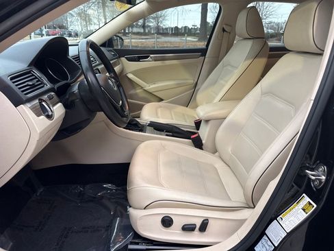 Used 2018 Volkswagen Passat 2.0T SE image 14