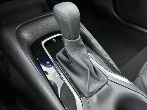 Used 2025 Toyota Corolla LE image 41