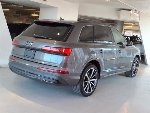 Used 2022 Audi Q7 Premium Plus image 4