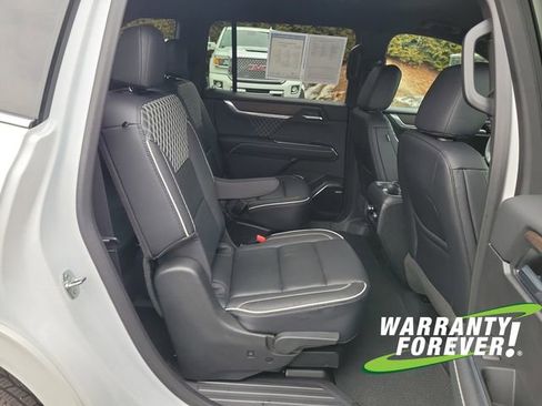 Used 2025 GMC Acadia Denali w/ Super Cruise Package image 16