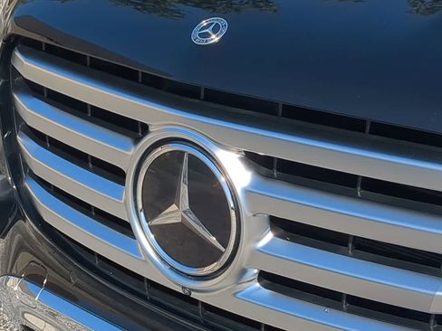 Used 2025 Mercedes-Benz GLS 450 4MATIC image 11