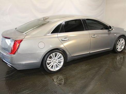 Used 2019 Cadillac XTS Luxury image 5