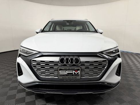 Used 2024 Audi Q8 e-tron Premium Plus w/ Premium Plus Package AWD/4WD image 4