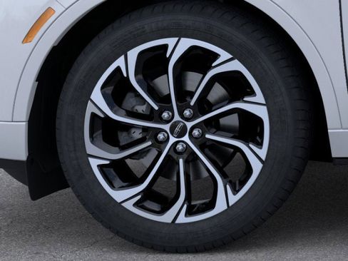 New 2026 Lincoln Nautilus Reserve image 19