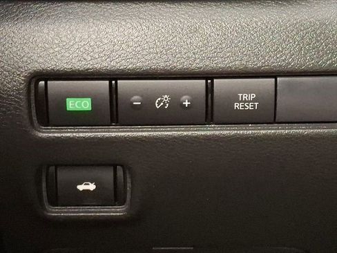 Used 2023 Nissan Sentra SV FWD image 24