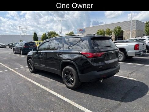 Used 2023 Chevrolet Traverse LT FWD image 4
