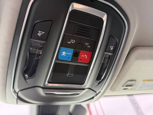 Used 2023 Jeep Grand Cherokee Laredo image 14