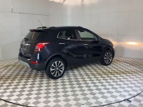 Used 2022 Buick Encore Preferred w/ Safety Package II AWD/4WD image 9