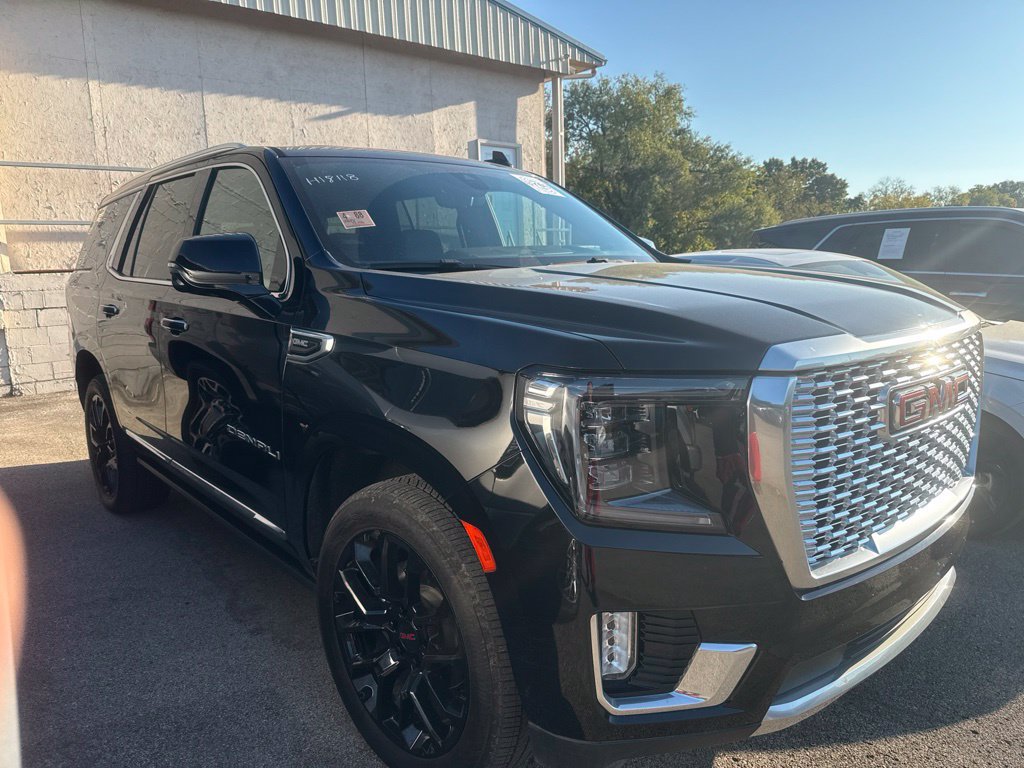 Used 2022 GMC Yukon Denali w/ Advanced Technology Package AWD/4WD image 1
