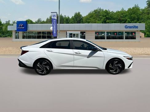 Certified 2025 Hyundai Elantra SEL FWD image 6