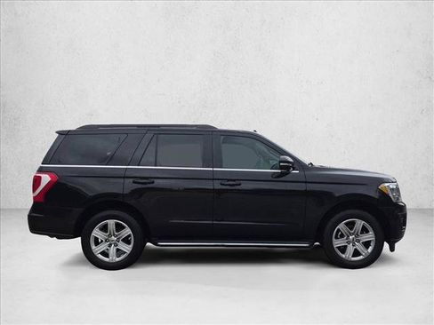 Used 2019 Ford Expedition XLT w/ Equipment Group 202A AWD/4WD image 4