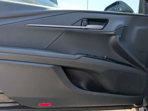 Used 2025 Toyota Camry SE FWD image 9