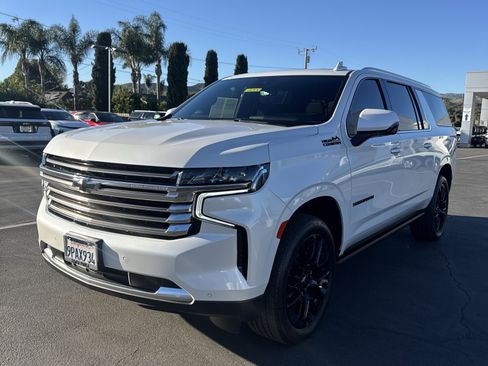 Used 2024 Chevrolet Suburban High Country image 7