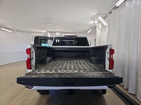 Used 2022 Chevrolet Silverado 2500 High Country AWD/4WD image 15