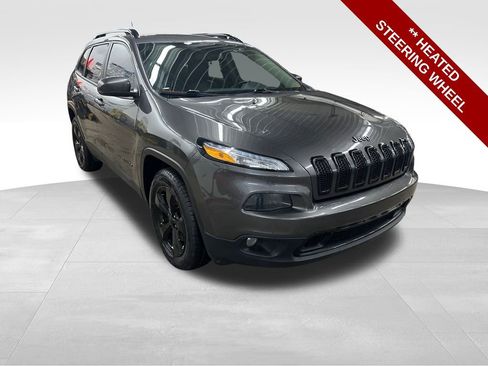 Used 2018 Jeep Cherokee High Altitude w/ Luxury Group image 9