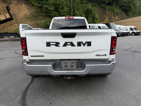 Used 2025 RAM 3500 Big Horn AWD/4WD image 6