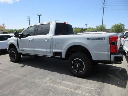 Used 2026 Ford F250 Lariat w/ Tremor Off-Road Package AWD/4WD image 2
