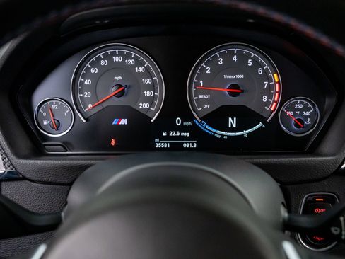 Used 2018 BMW M3 RWD image 27