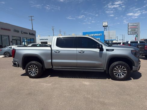 Used 2023 GMC Sierra 1500 AT4 w/ Technology Package AWD/4WD image 4