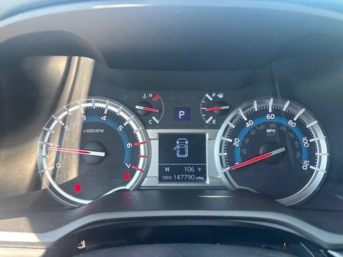 Used 2016 Toyota 4Runner SR5 AWD/4WD image 18