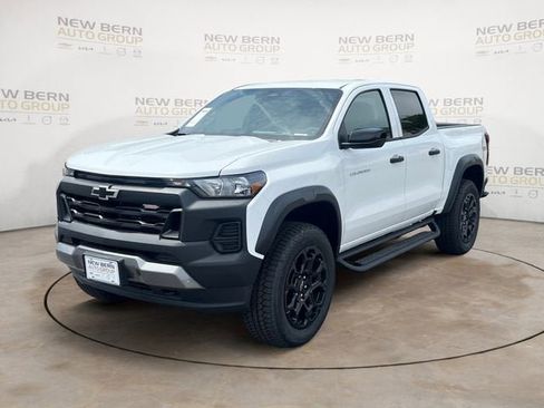 New 2026 Chevrolet Colorado Trail Boss AWD/4WD image 1